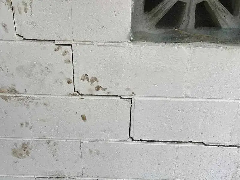 Cracked Wall / Structural Repair Services in Newberry